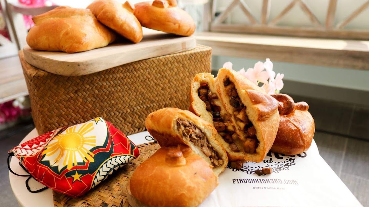 Pinoyshki Bakery, Cafe & Bar