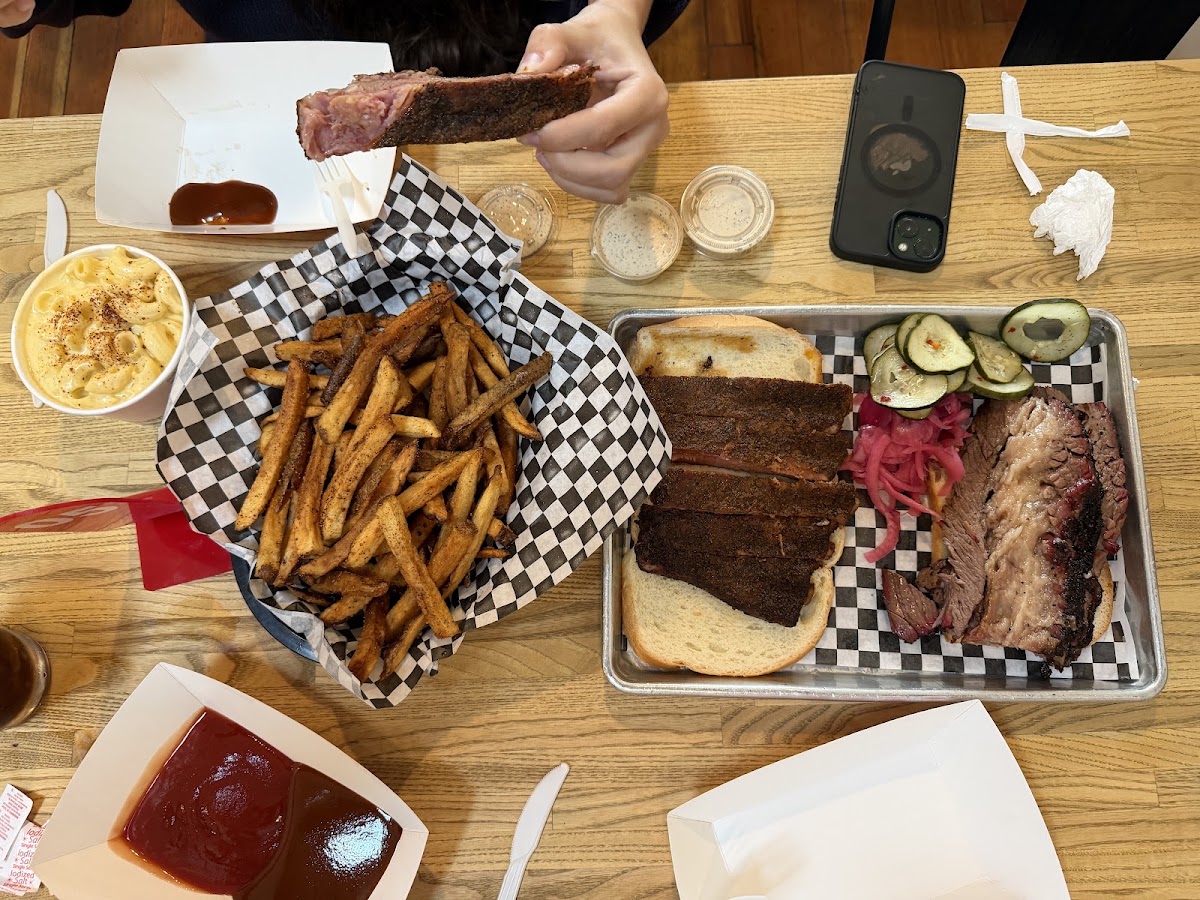 WOOD SHOP BBQ